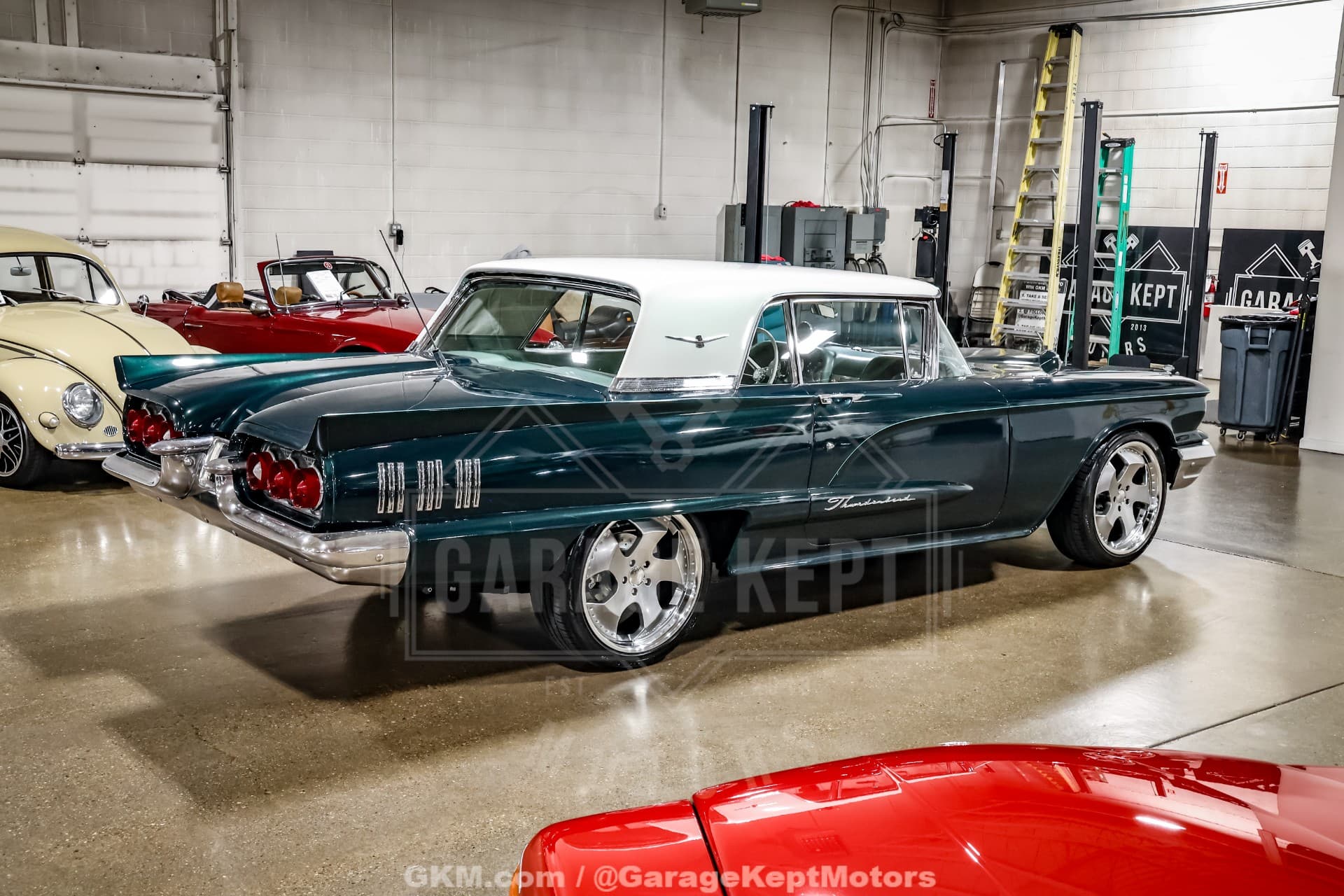 1960 Ford Thunderbird — photo 2