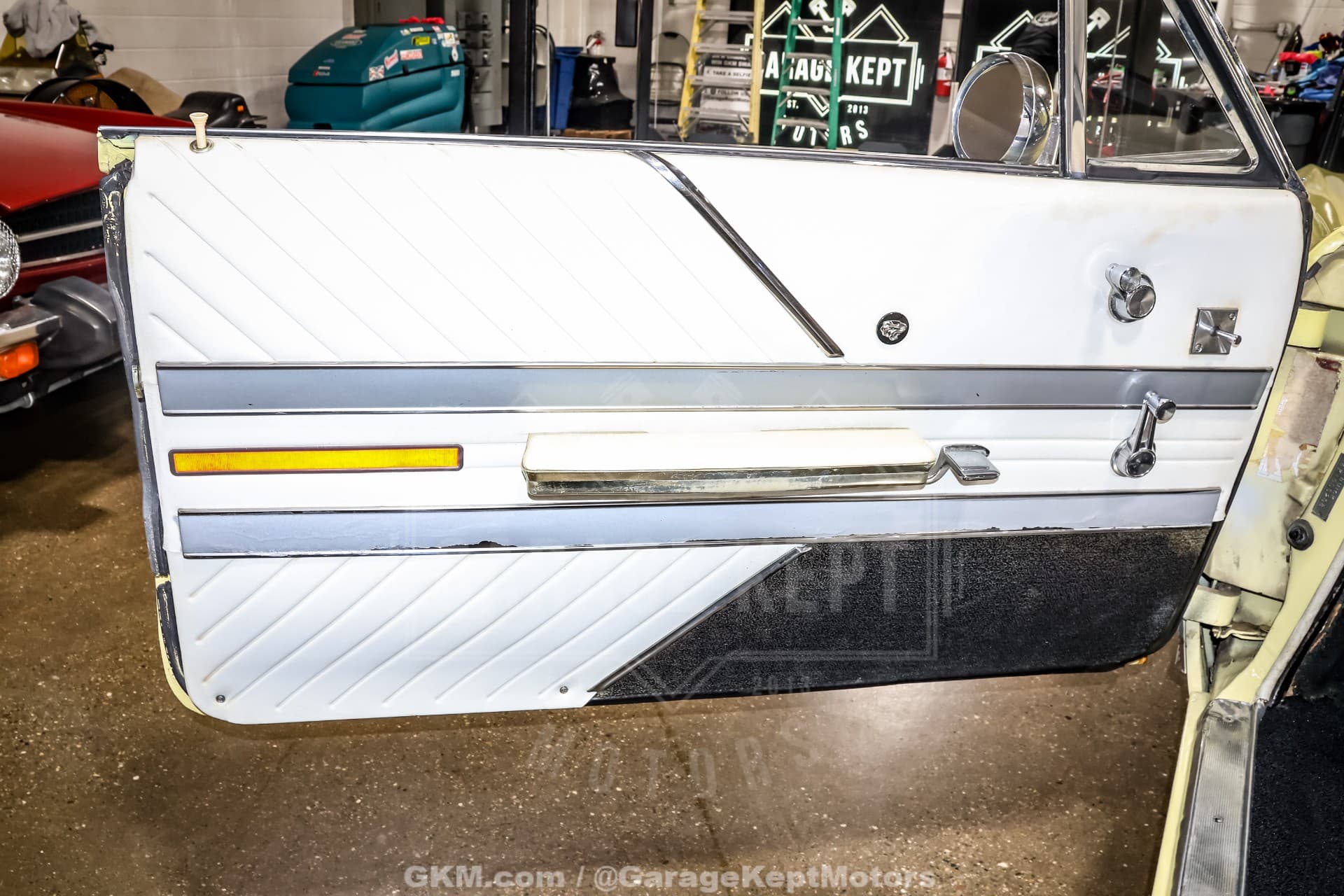 1964 Buick Wildcat Convertible thumbnail 16