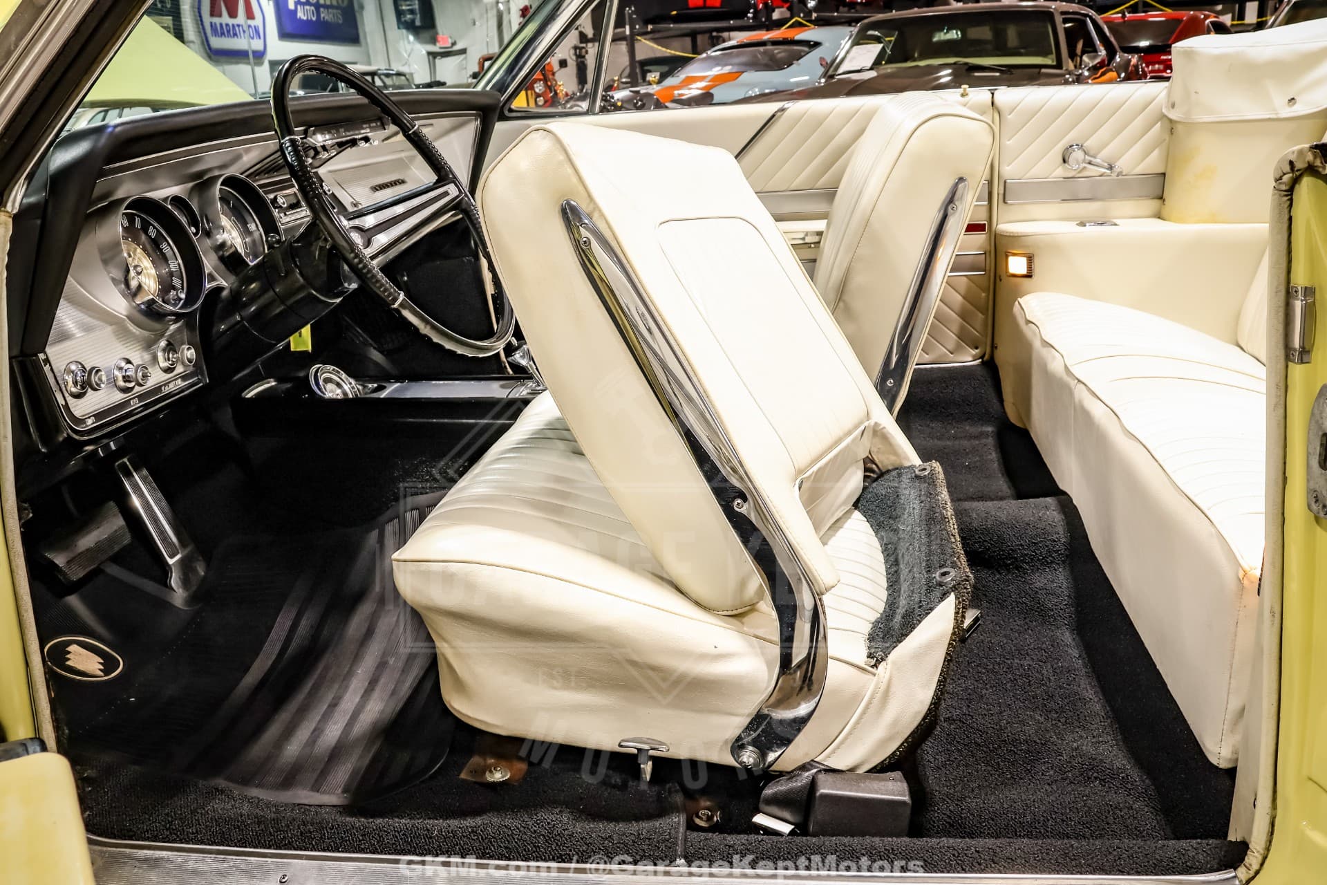 1964 Buick Wildcat Convertible thumbnail 18