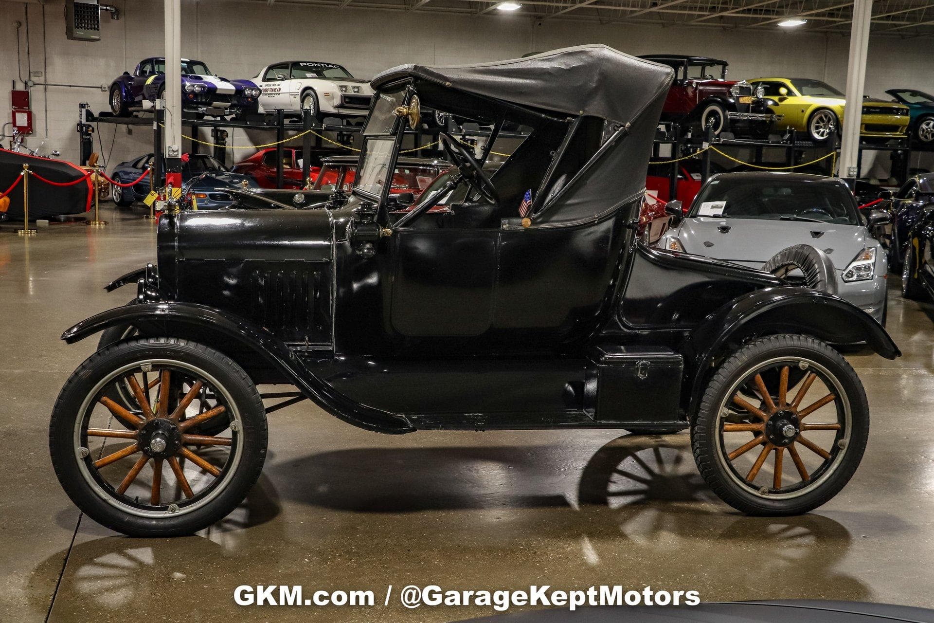 1923 Ford Model T thumbnail 3