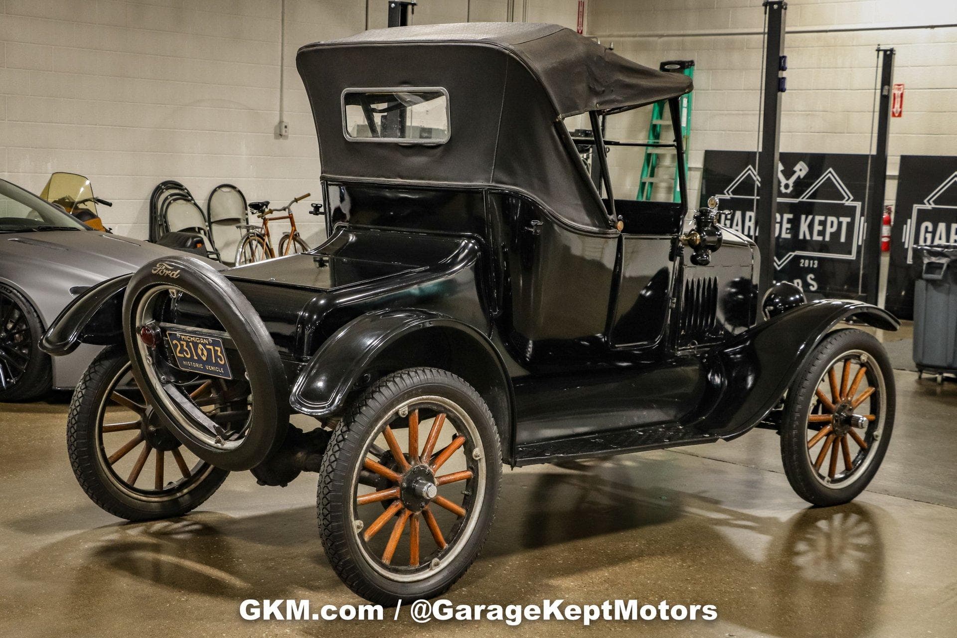 1923 Ford Model T thumbnail 4
