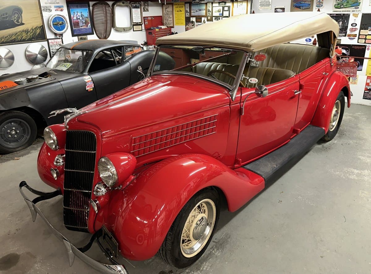 1935 Ford Phaeton Deluxe thumbnail 3