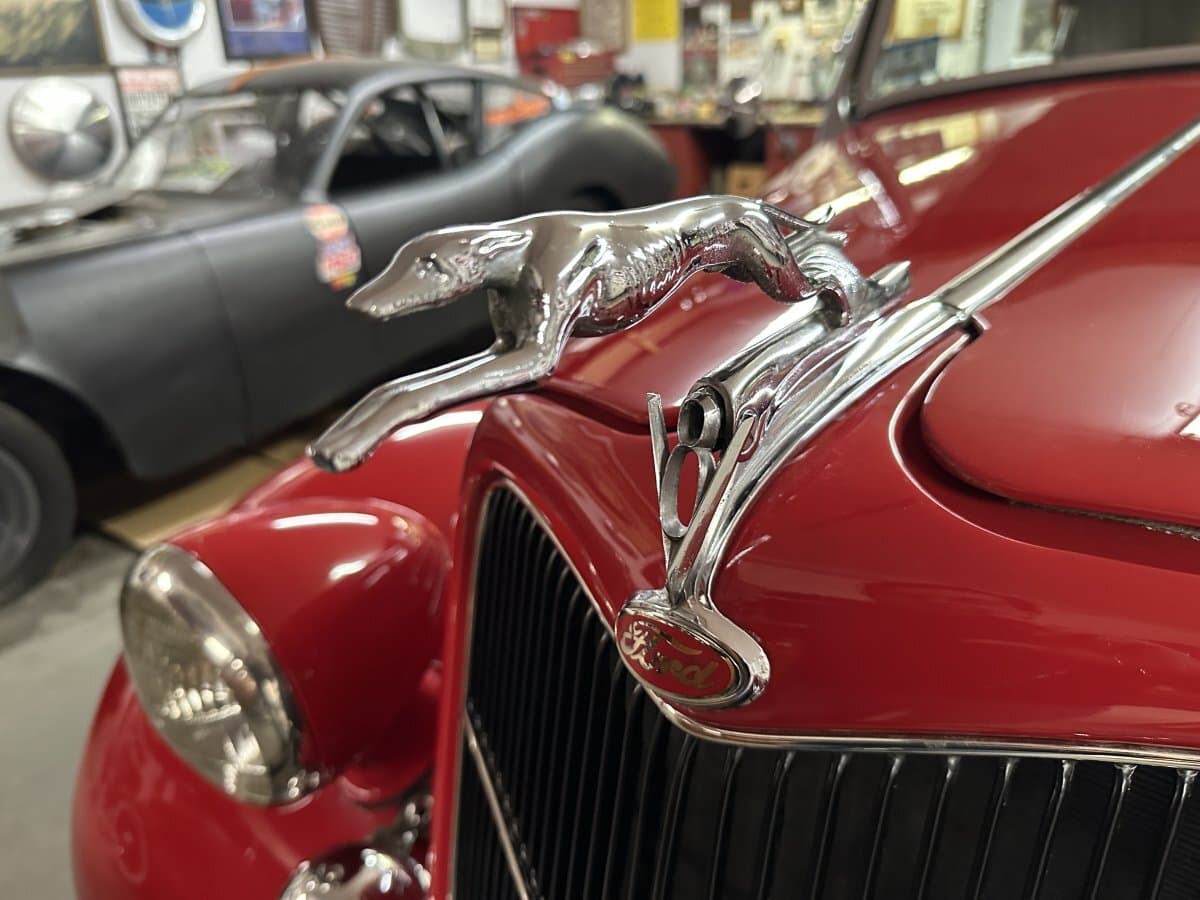 1935 Ford Phaeton Deluxe thumbnail 4