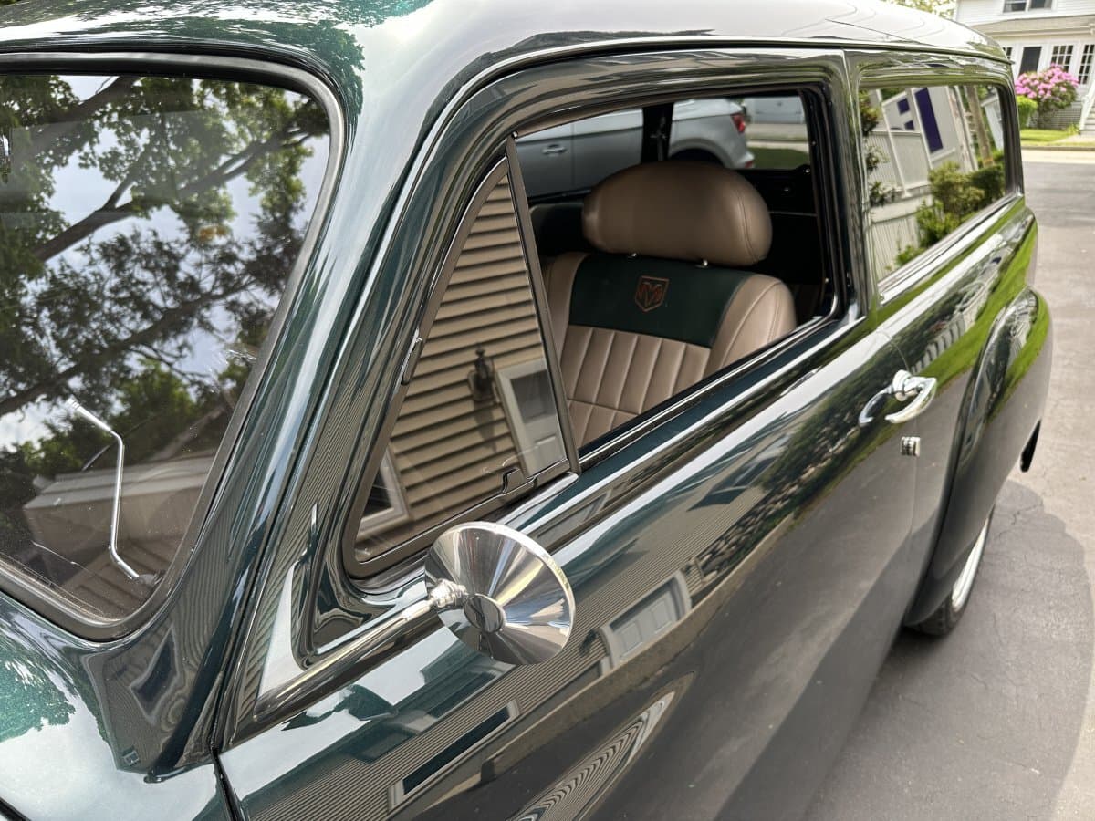 1950 Plymouth Suburban Restomod thumbnail 22