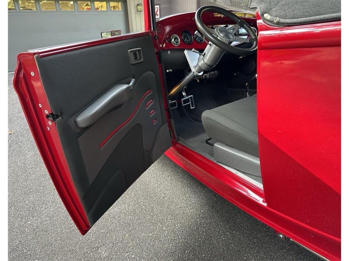 1932 Ford Cabriolet Highboy Custom thumbnail 21