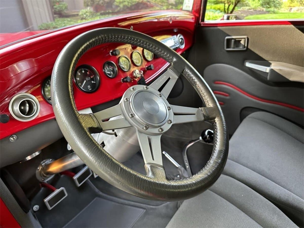 1932 Ford Cabriolet Highboy Custom thumbnail 26