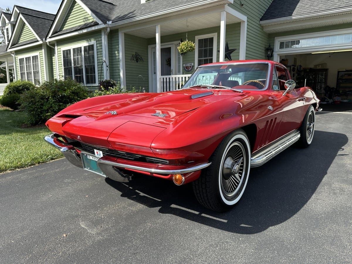 1966 Chevrolet Corvette Coupe thumbnail 4