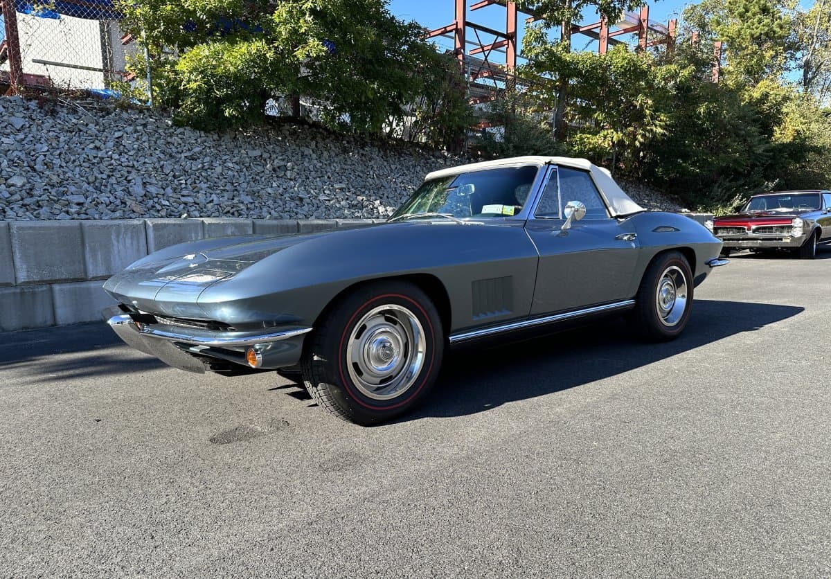 1967 Chevrolet Corvette Convertible thumbnail 3