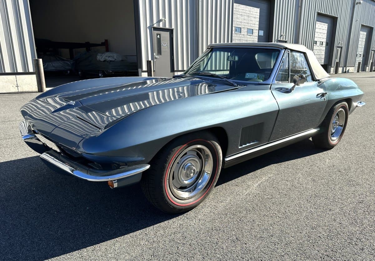 1967 Chevrolet Corvette Convertible thumbnail 4