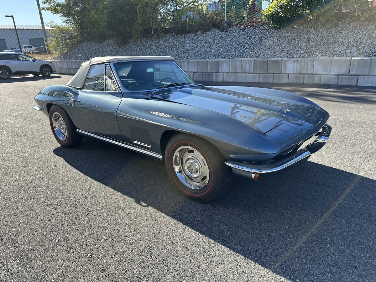 1967 Chevrolet Corvette Convertible thumbnail 5