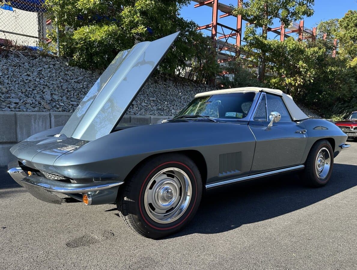 1967 Chevrolet Corvette Convertible thumbnail 12