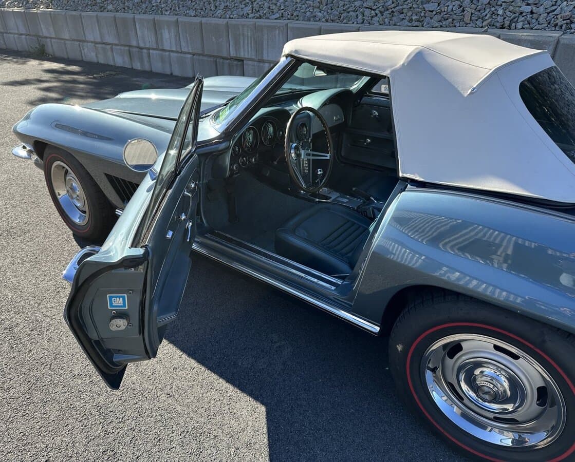 1967 Chevrolet Corvette Convertible thumbnail 22