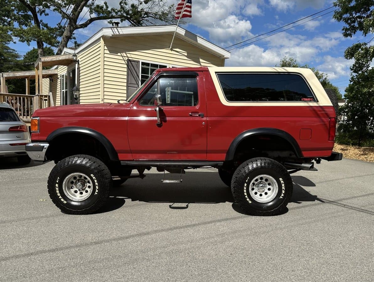 1990 Ford Bronco 4x4 Eddie Bauer Edition thumbnail 25