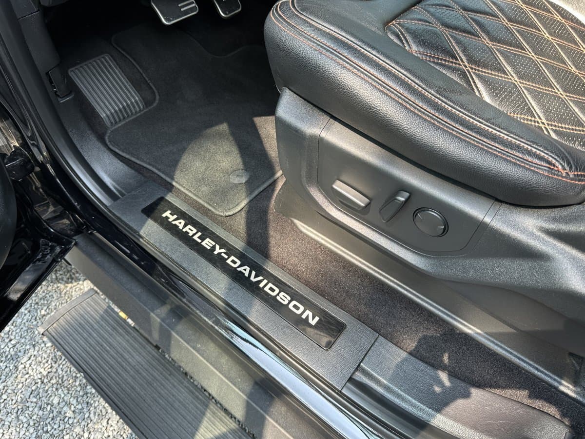 2019 Ford F150 Lariat Harley Davidson Edition thumbnail 29