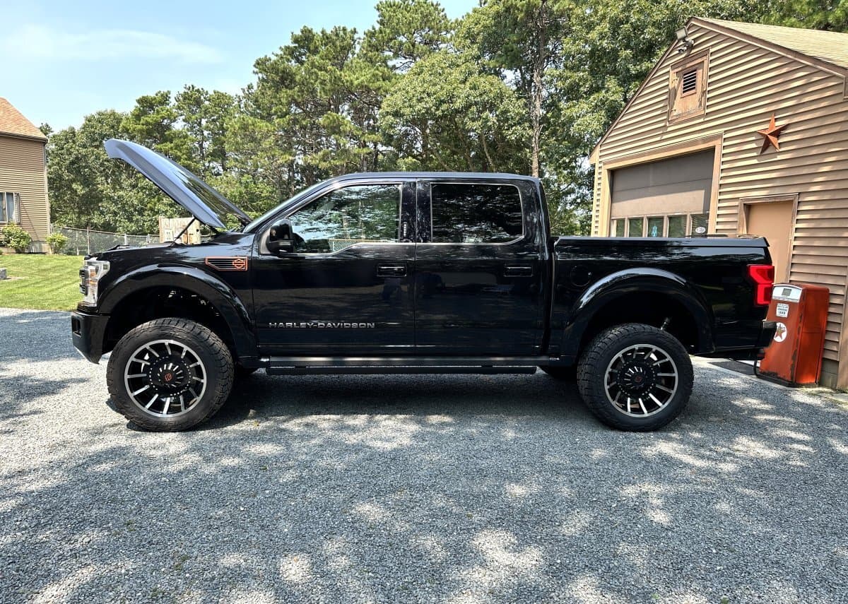 2019 Ford F150 Lariat Harley Davidson Edition thumbnail 22