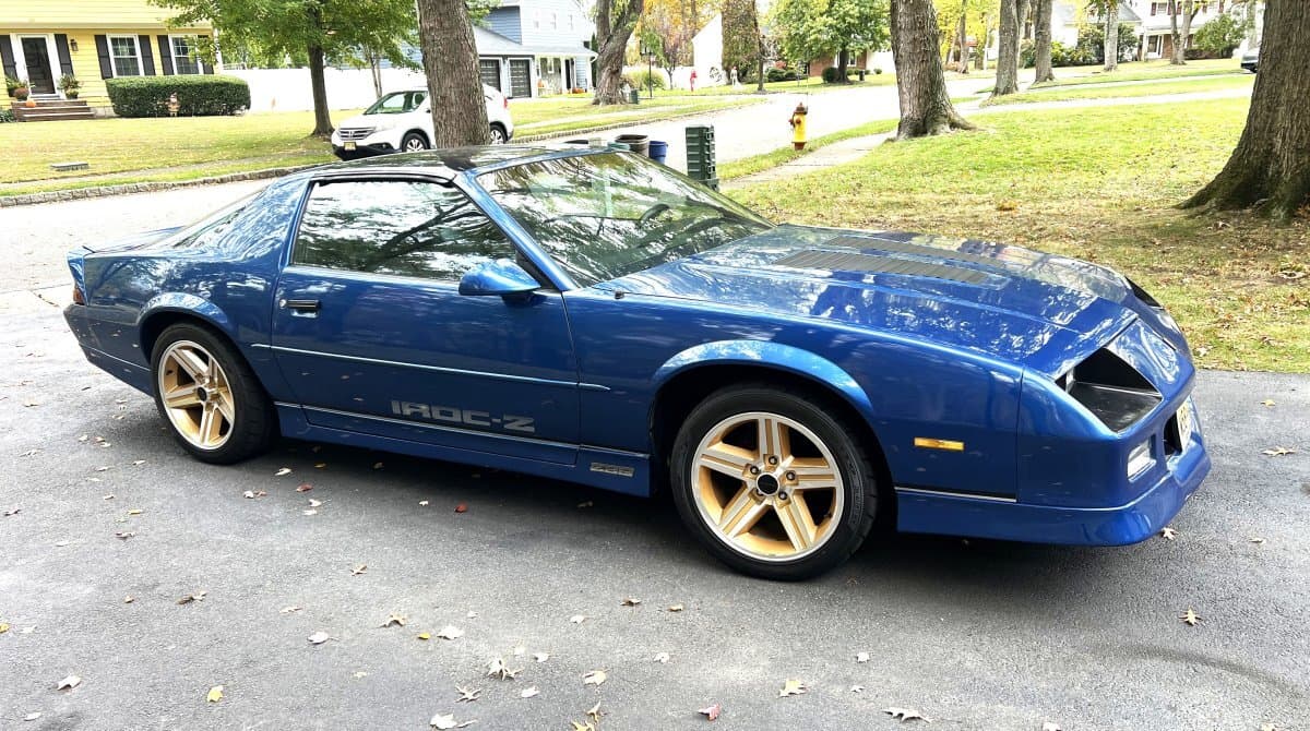 1987 Chevrolet Camaro IROC Z28 thumbnail 3