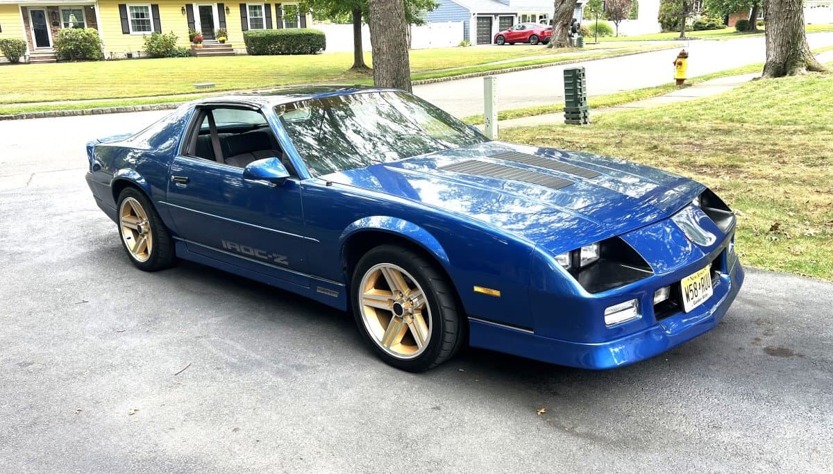 1987 Chevrolet Camaro IROC Z28 thumbnail 4