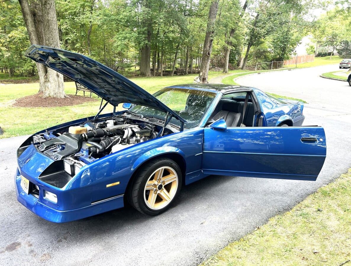 1987 Chevrolet Camaro IROC Z28 thumbnail 9