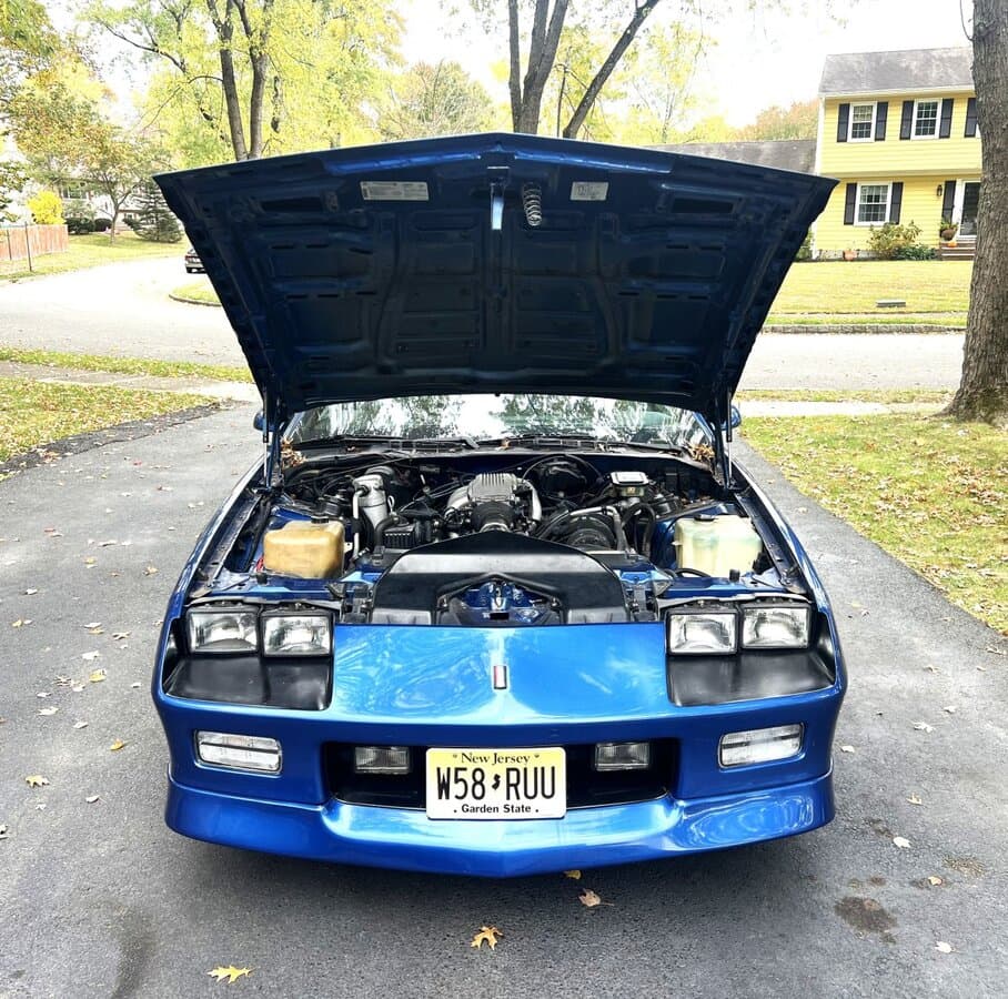 1987 Chevrolet Camaro IROC Z28 thumbnail 12