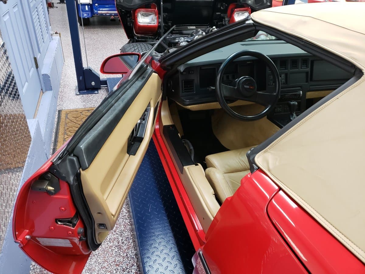 1987 Chevrolet Corvette Convertible thumbnail 21