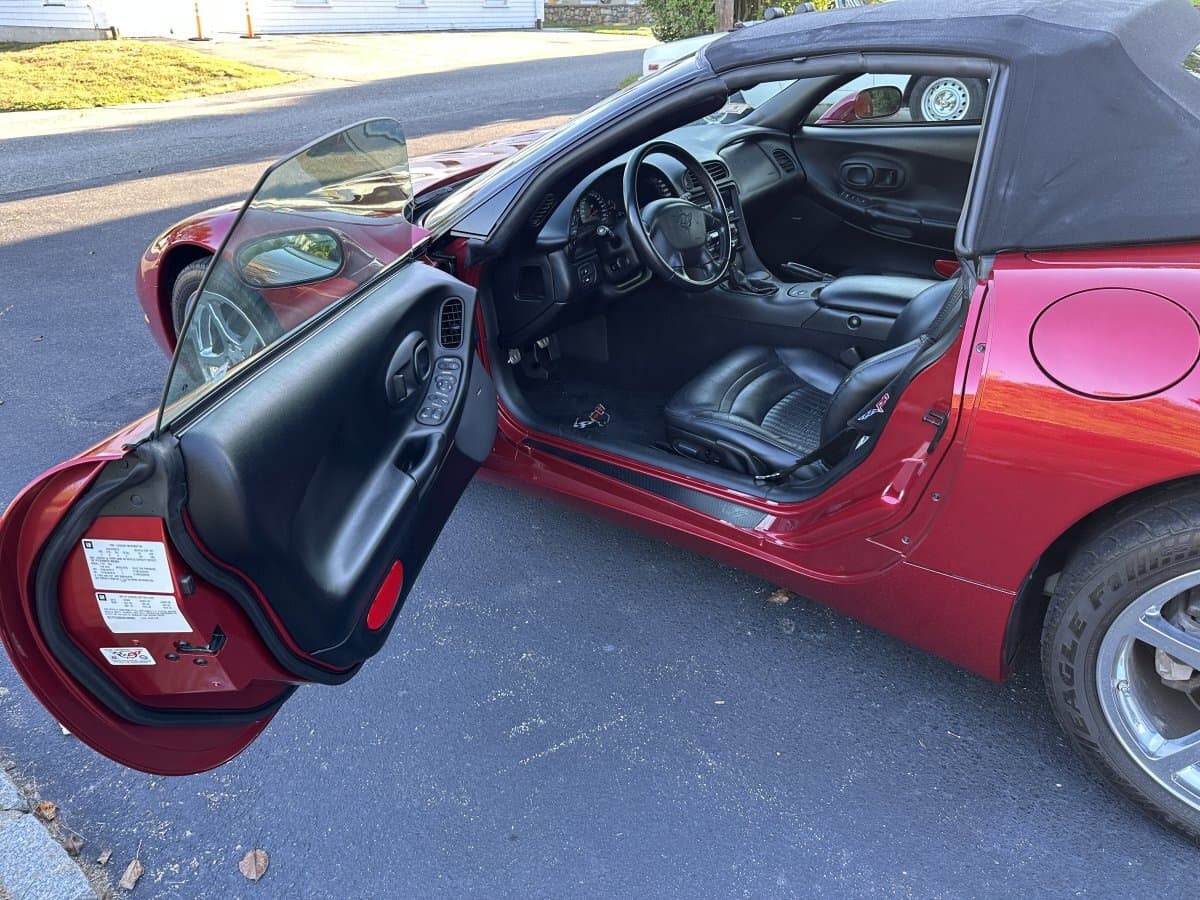 2002 Chevrolet Corvette Convertible — photo 30