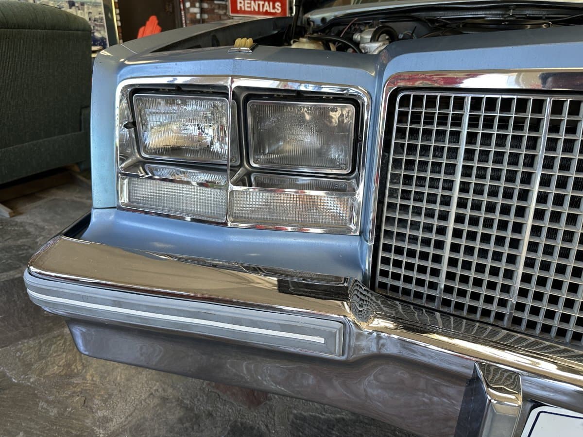 1981 Buick Riviera Coupe thumbnail 5