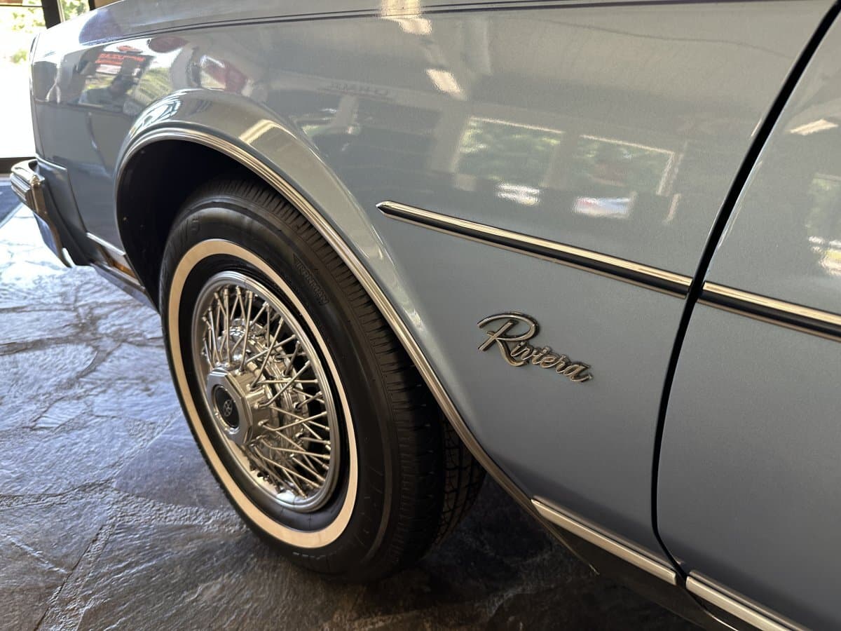 1981 Buick Riviera Coupe thumbnail 21