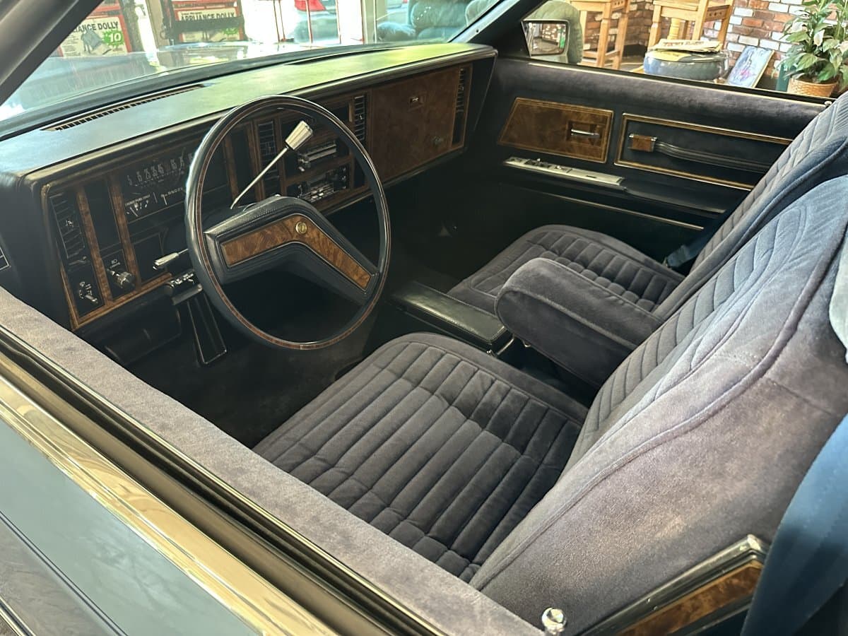 1981 Buick Riviera Coupe thumbnail 23