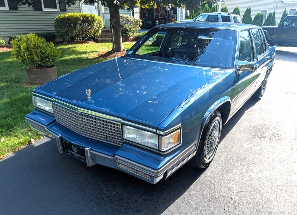 1988 Cadillac DeVille Sedan — photo 1