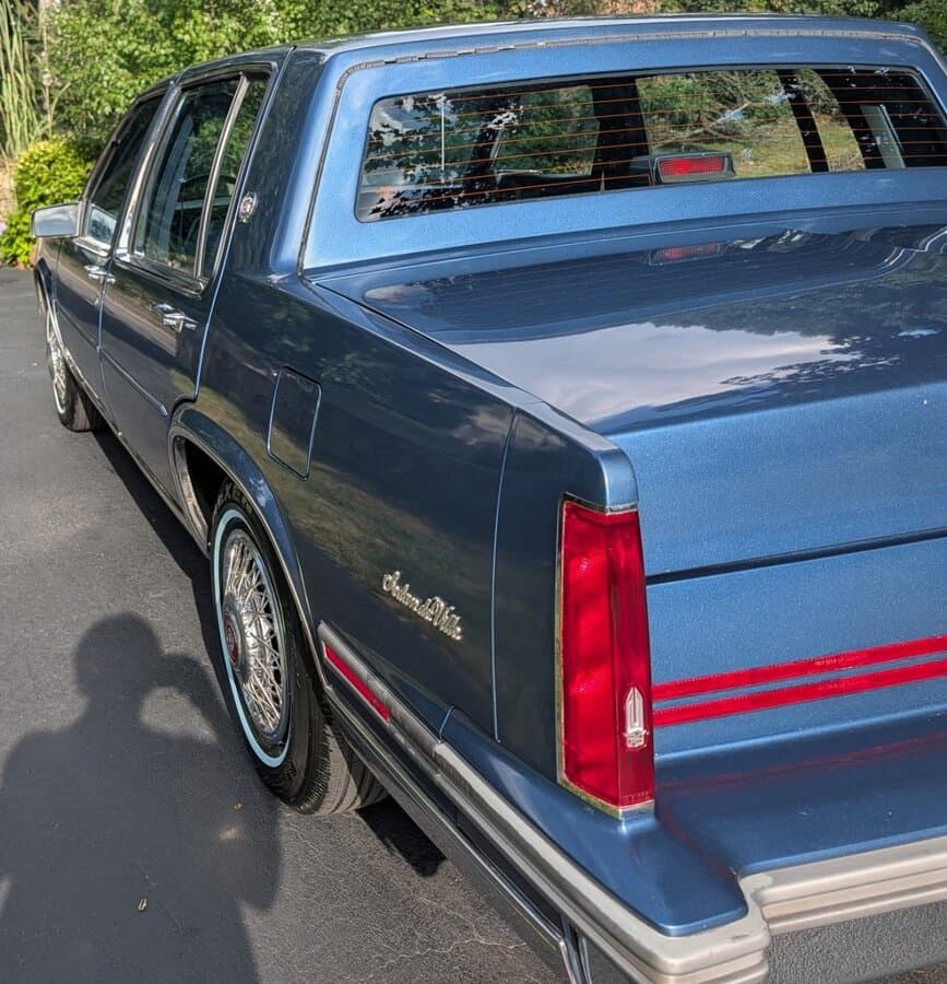 1988 Cadillac DeVille Sedan thumbnail 11