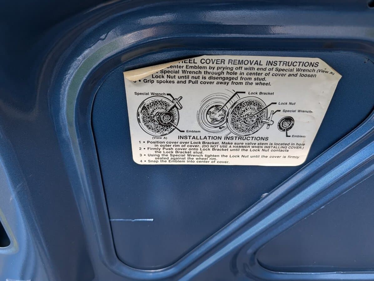 1988 Cadillac DeVille Sedan thumbnail 19