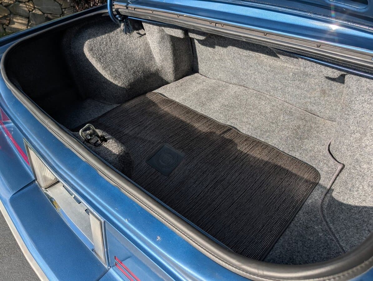 1988 Cadillac DeVille Sedan thumbnail 20