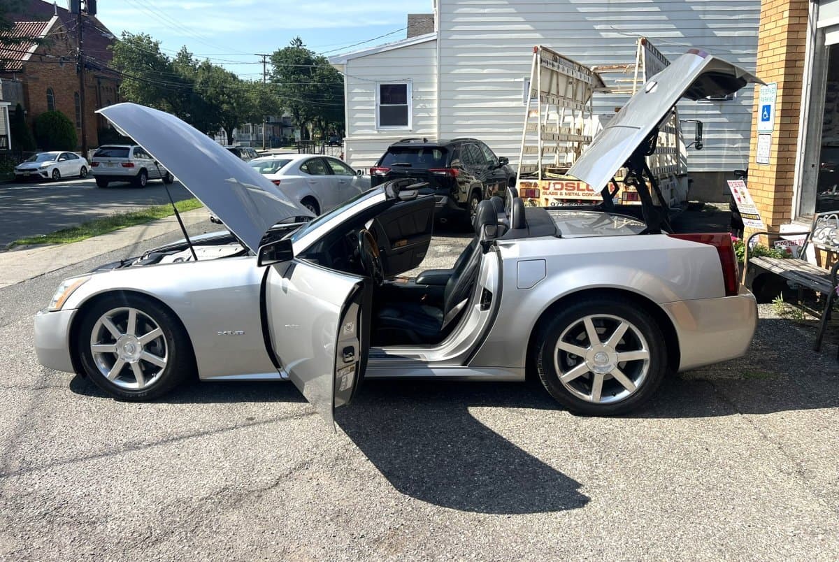 2004 Cadillac XLR Convertible thumbnail 29