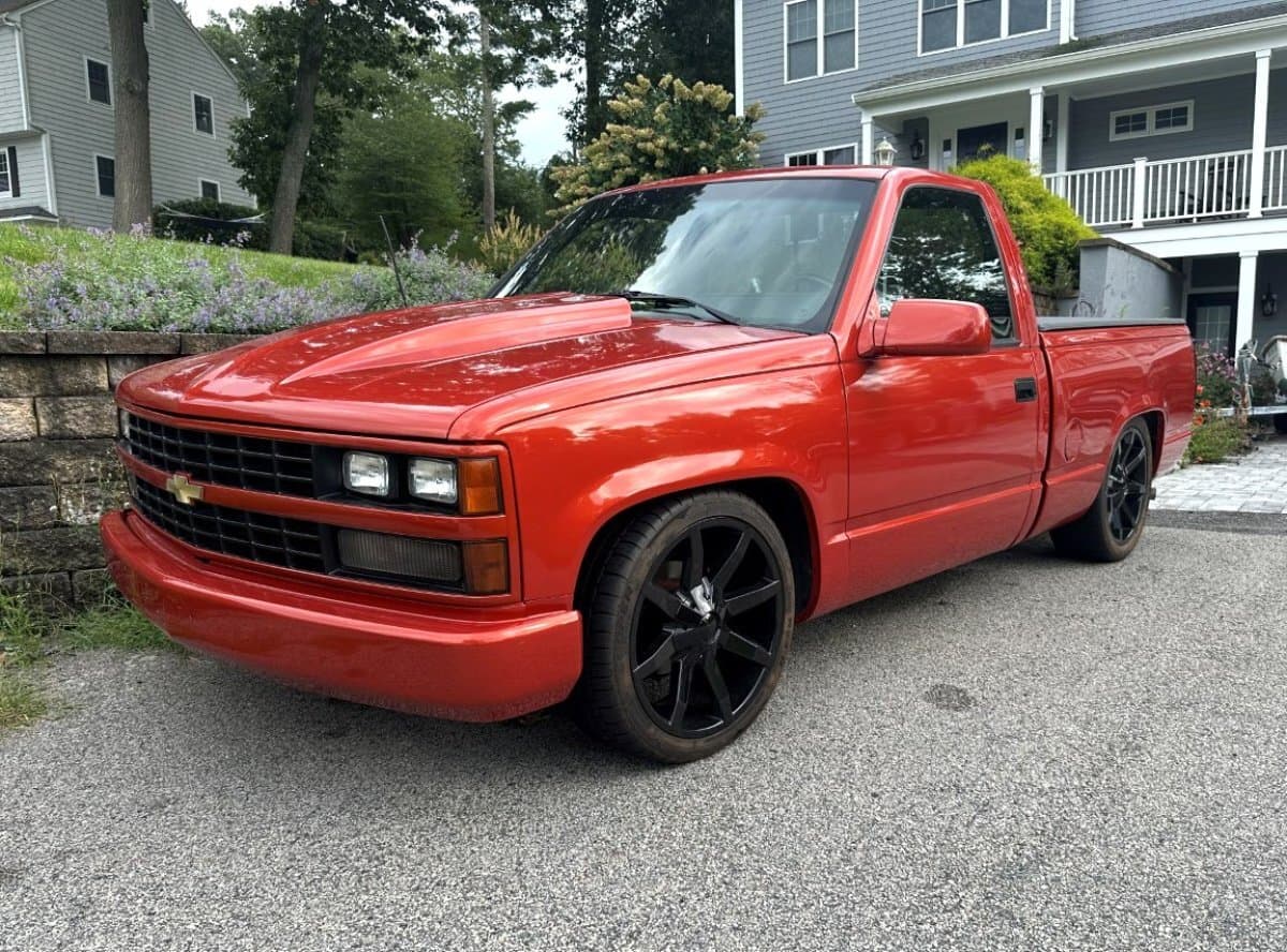 1988 Chevrolet Silverado C1500 Restomod Pickup thumbnail 3