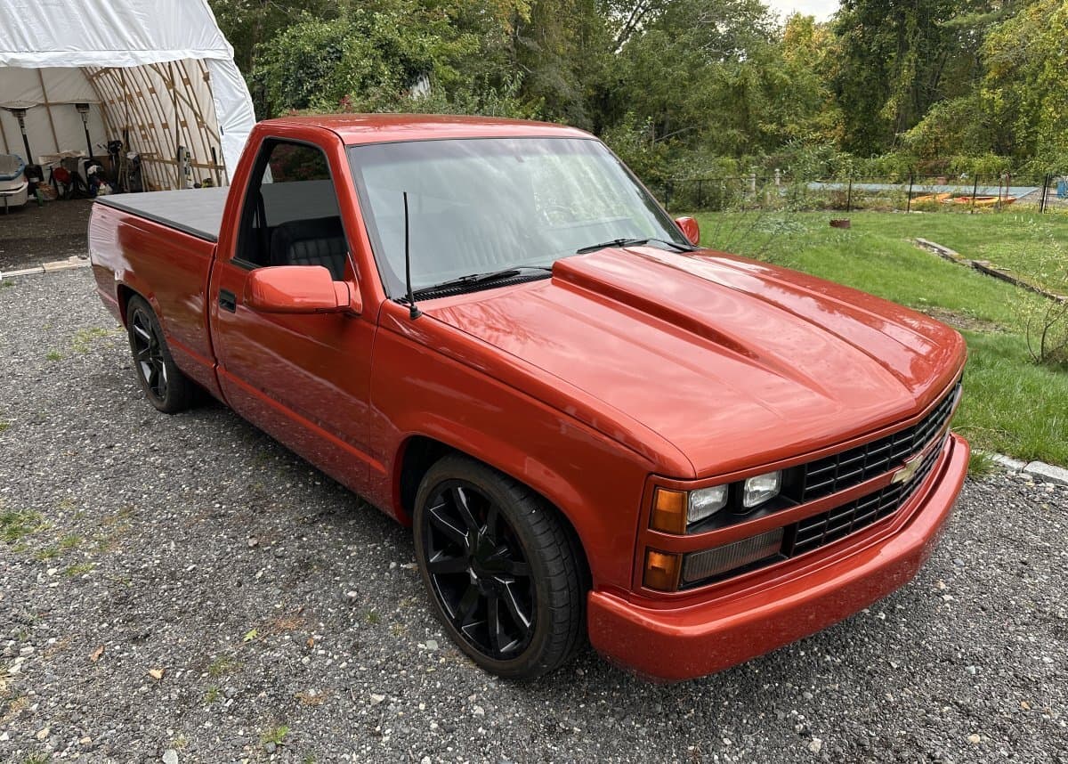 1988 Chevrolet Silverado C1500 Restomod Pickup thumbnail 4