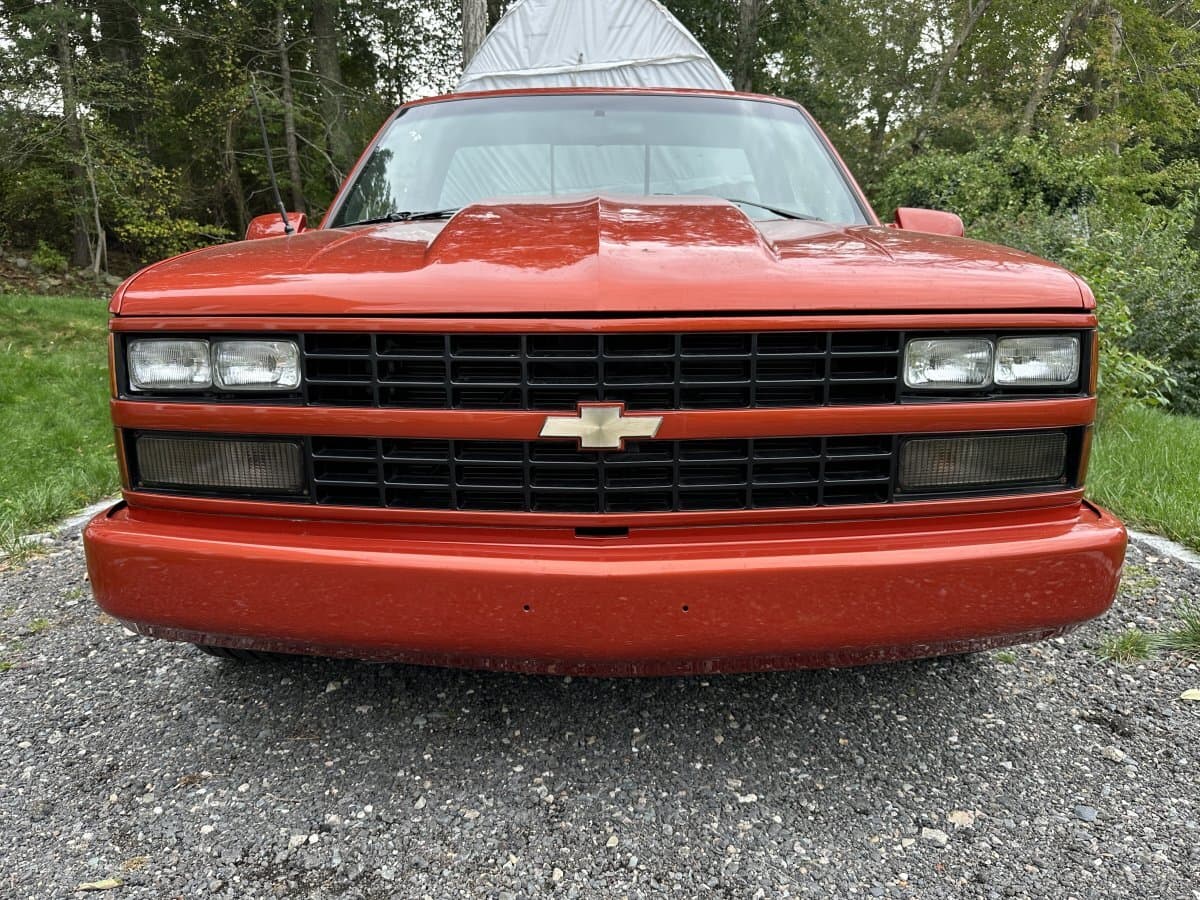 1988 Chevrolet Silverado C1500 Restomod Pickup thumbnail 6