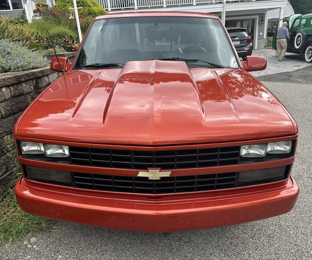 1988 Chevrolet Silverado C1500 Restomod Pickup thumbnail 7
