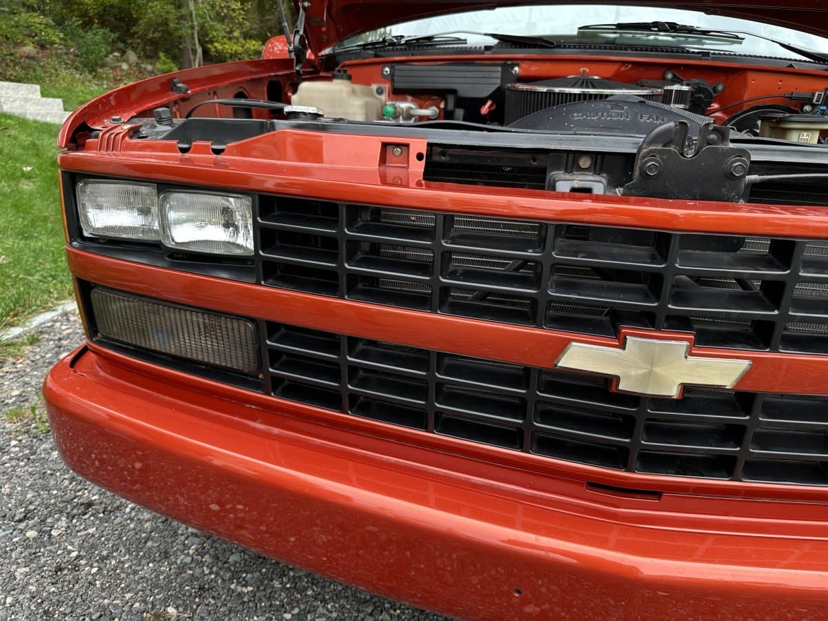 1988 Chevrolet Silverado C1500 Restomod Pickup thumbnail 9