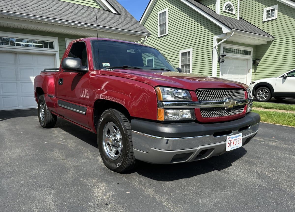 2004 Chevrolet Silverado Stepside Pickup thumbnail 3