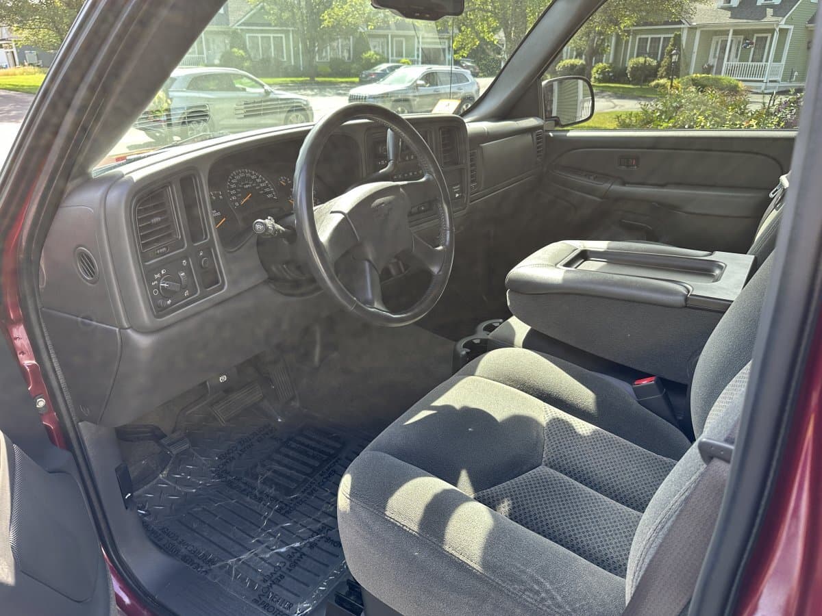 2004 Chevrolet Silverado Stepside Pickup thumbnail 26