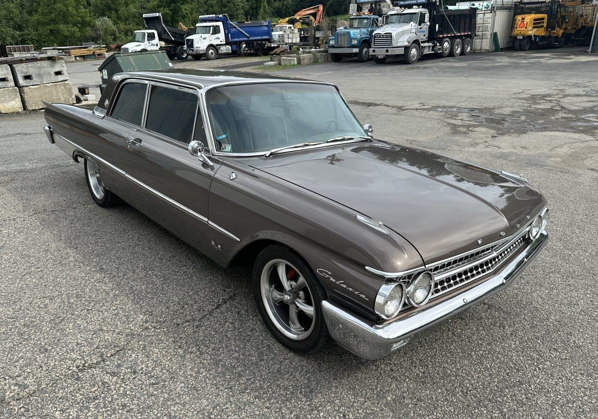 1961 Ford Galaxie 390 Coupe thumbnail 3