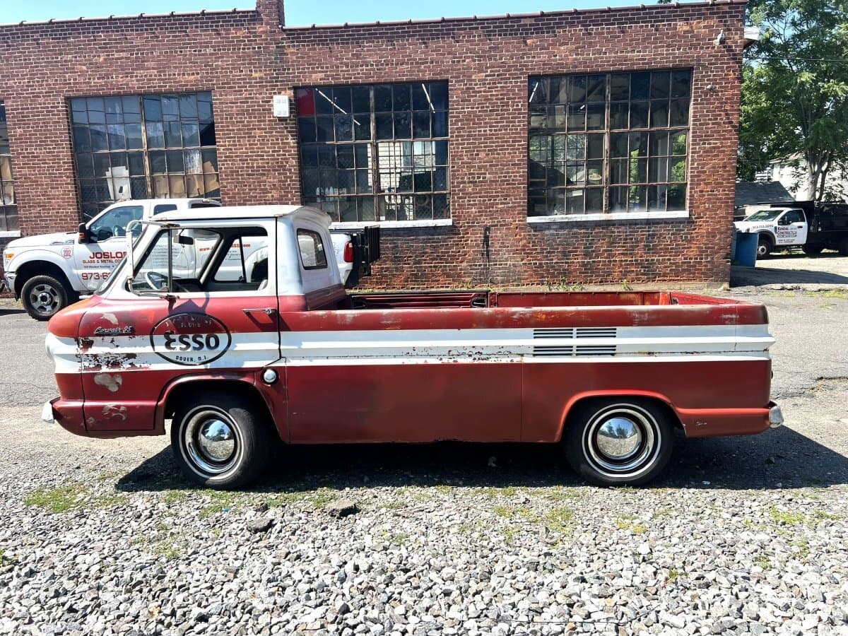 1961 Chevrolet Corvair Rampside thumbnail 3