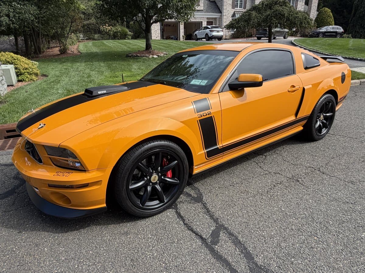 2007 Ford Mustang Saleen - Parnelli Jones