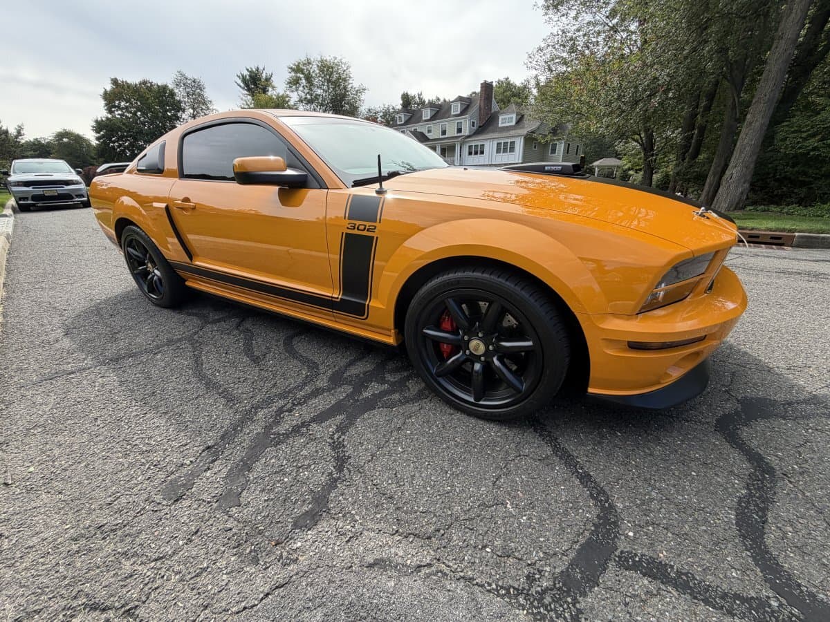 2007 Ford Mustang Saleen - Parnelli Jones — photo 2