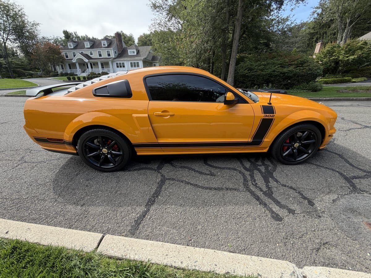 2007 Ford Mustang Saleen - Parnelli Jones thumbnail 4