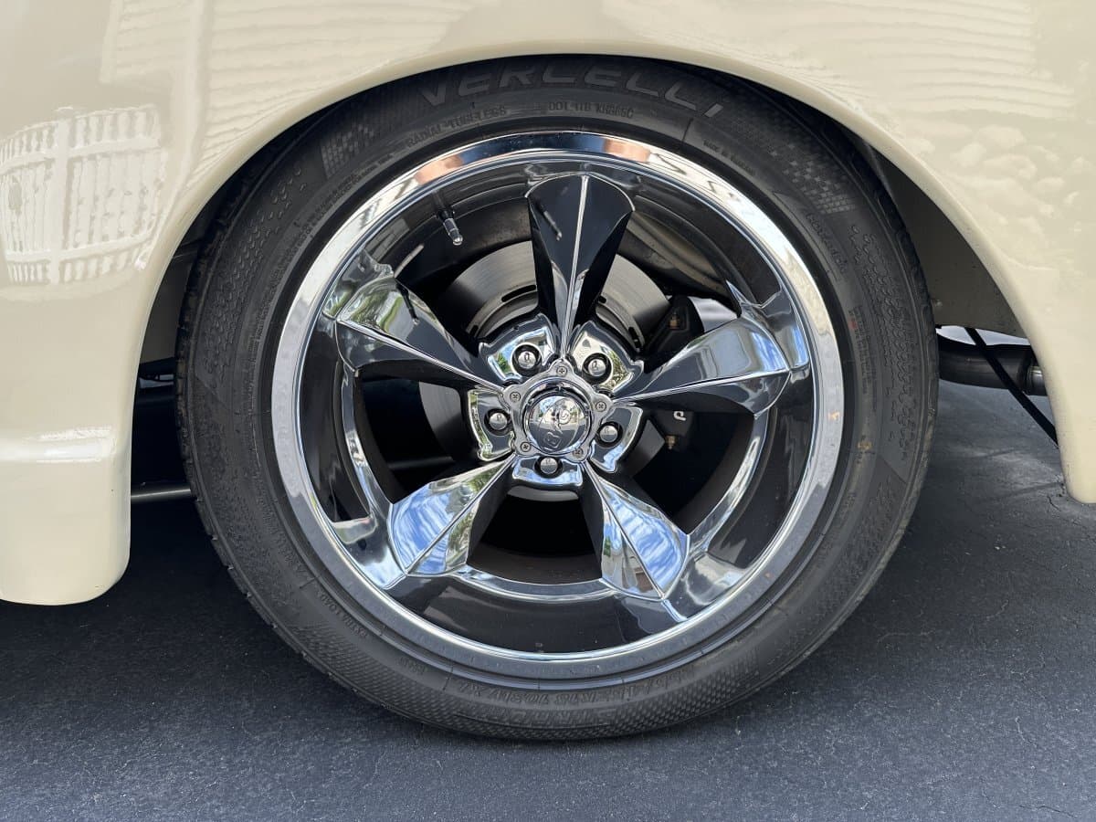 1949 Chevrolet Suburban Restomod thumbnail 29