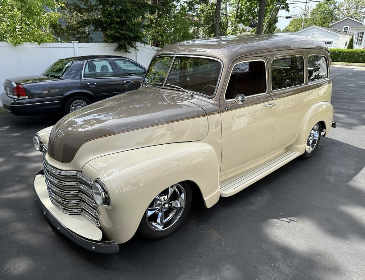1949 Chevrolet Suburban Restomod thumbnail 3