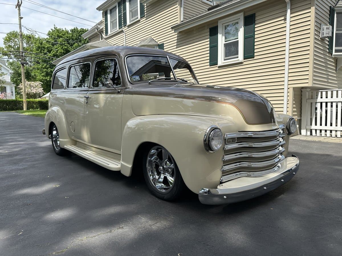 1949 Chevrolet Suburban Restomod thumbnail 4