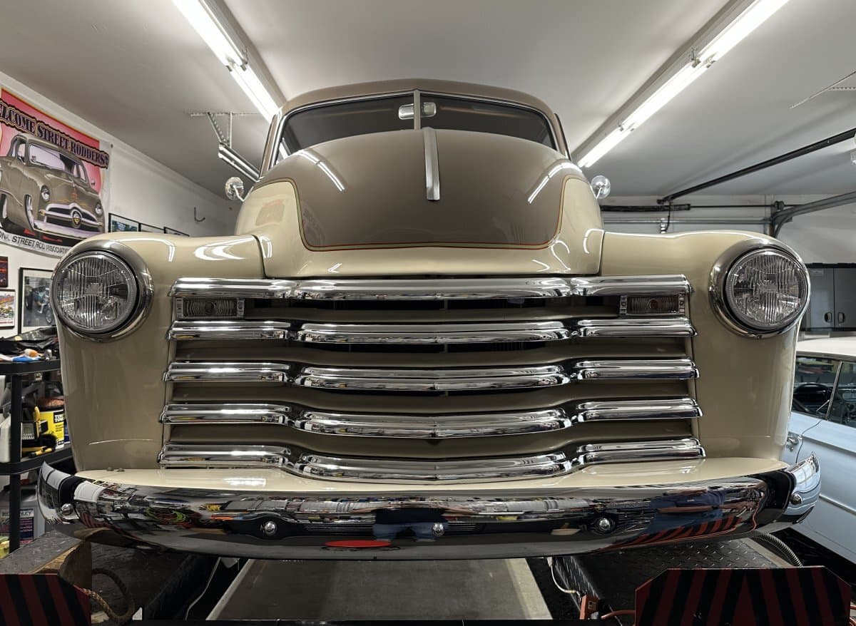 1949 Chevrolet Suburban Restomod thumbnail 8