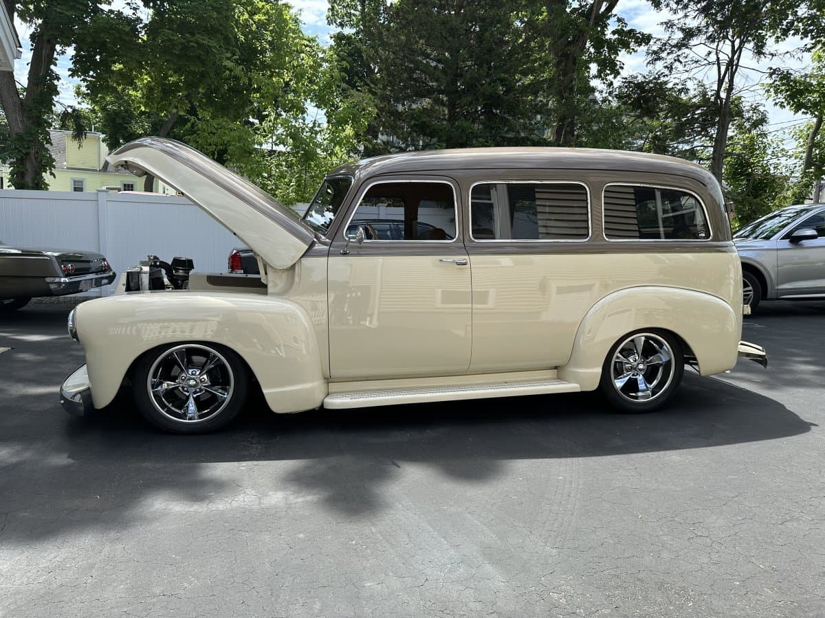 1949 Chevrolet Suburban Restomod thumbnail 12